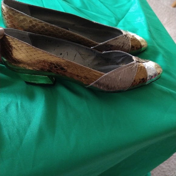 Vintage Vaneli East pump - Picture 3 of 4